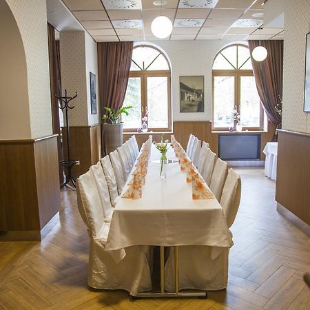 艾米能特酒店 Zlaté Moravce 外观 照片
